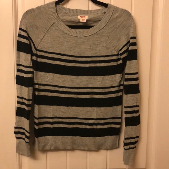 Xs striped sweater - Picture 1 of 2
